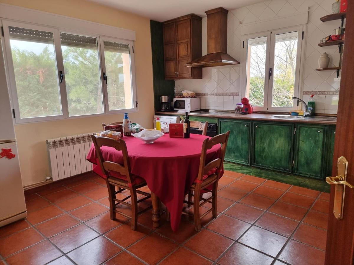Villa Pancorbo Velayos Eksteriør bilde
