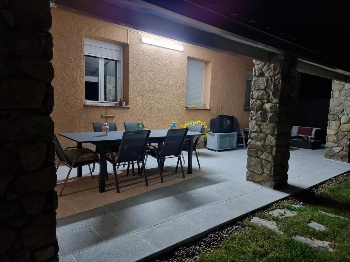 Villa Pancorbo Velayos Eksteriør bilde